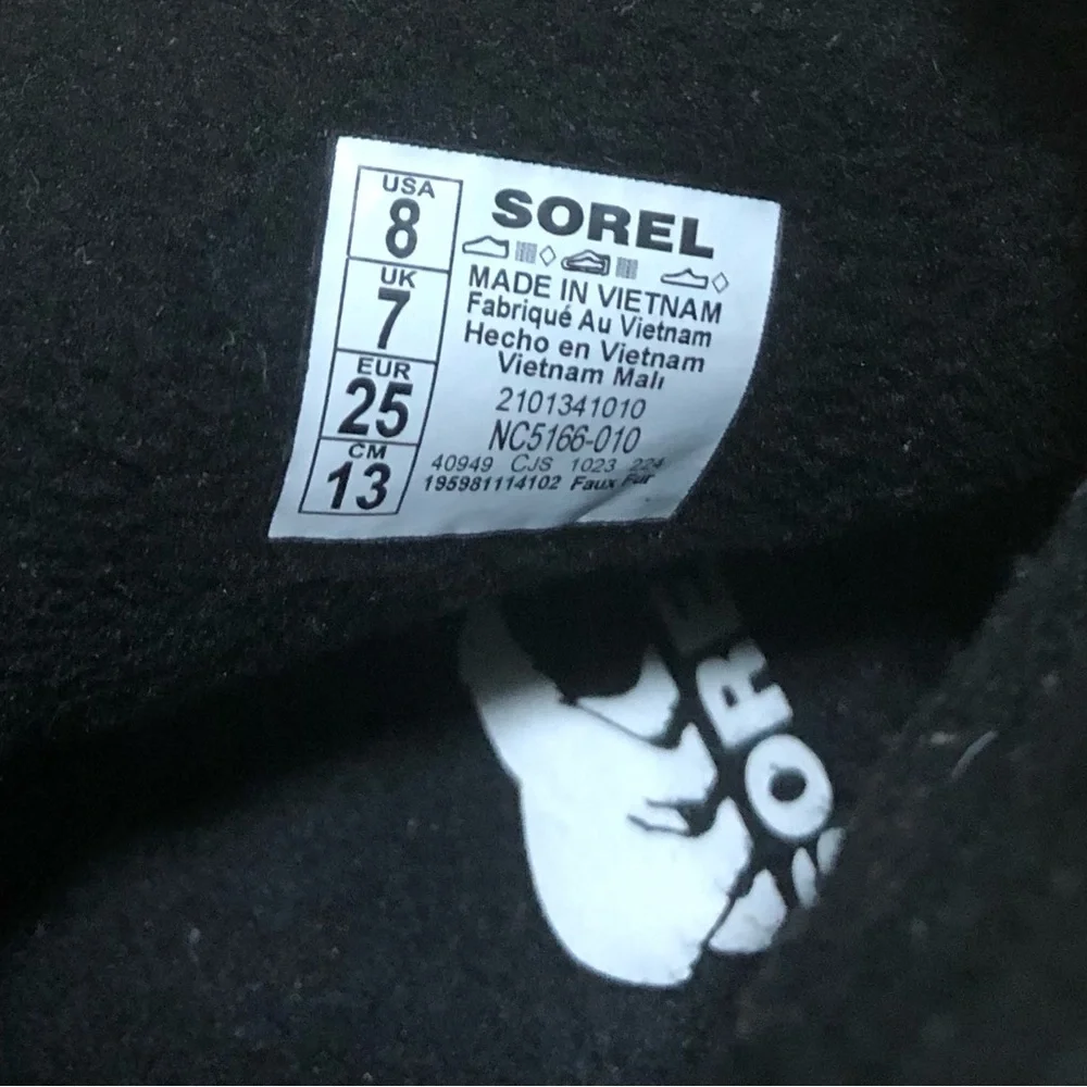 Sorel Kids Black Insulated Snow Boots Waterproof Size 8.